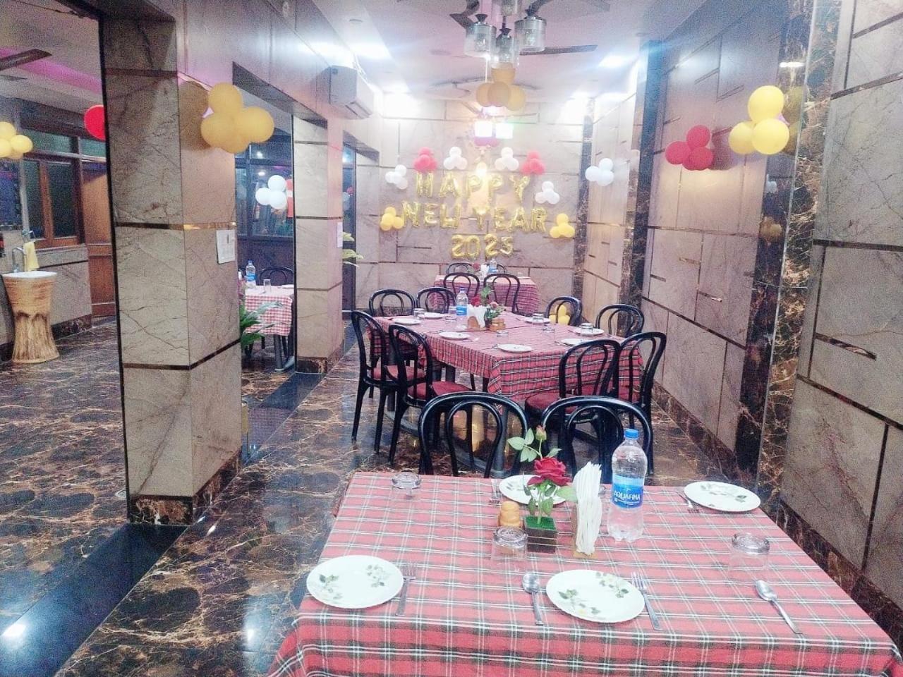 Hotel Vishal Palace Unnao Bagian luar foto
