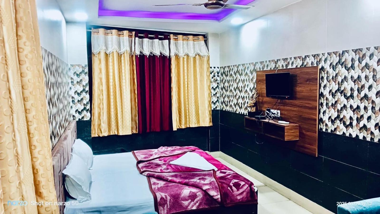 Hotel Vishal Palace Unnao Bagian luar foto